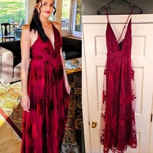 Windsor Burgundy Floral Maxi Dress size M